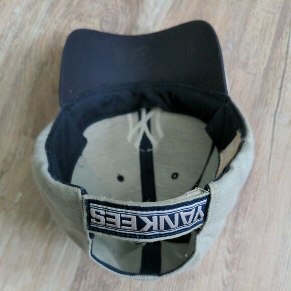 New York Yankees MLB Twins Enterprise Embossed Strapback Baseball Hat Cap Y2K - Picture 8 of 11